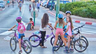 Ultra-orthodox Israeli rabbi bans girls over five from riding bikes because it is 'provocative'